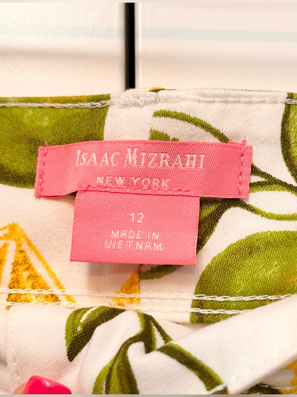 Lemons and Lines Fruit Print Isaac Mizrahi Shorts Sz 12 - Picture 3 of 3